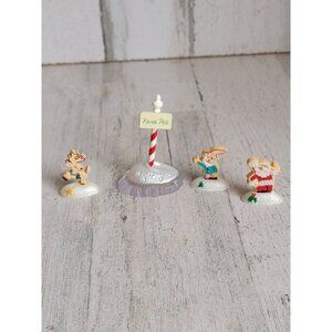 Hallmark merry Miniatures North Pole Signs Santa reindeer‎ elf Xmas set figure